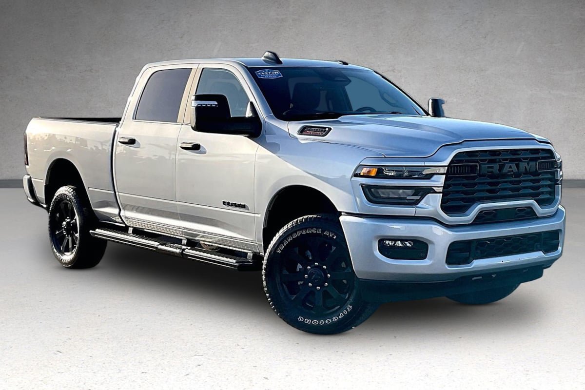 Used 2026 RAM 2500 Big Horn AWD/4WD image 2
