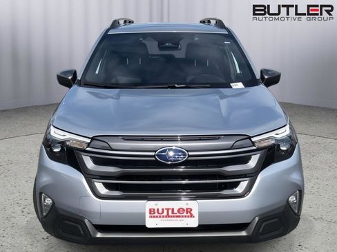 Used 2025 Subaru Forester Premium image 8