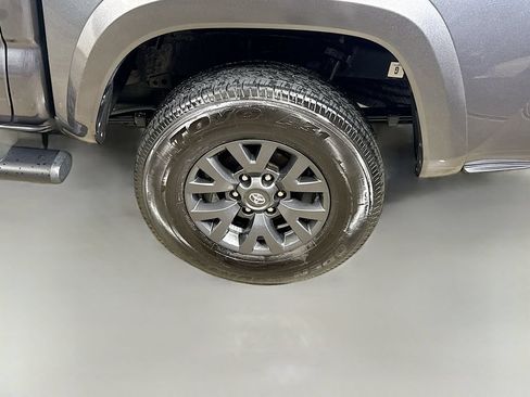 Certified 2023 Toyota Tacoma SR5 AWD/4WD image 9