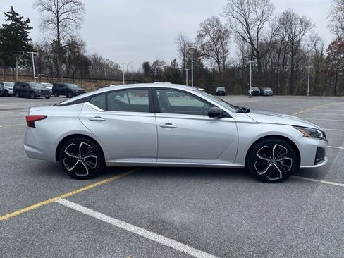 Certified 2024 Nissan Altima 2.5 SR image 9