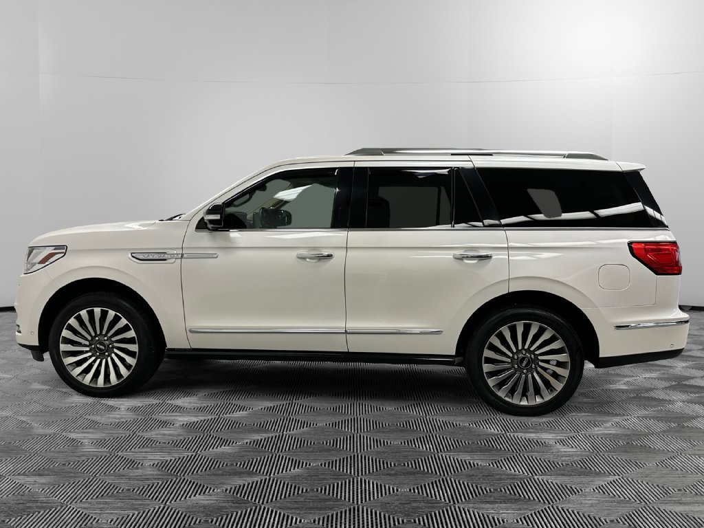 Used 2019 Lincoln Navigator Reserve AWD/4WD image 2