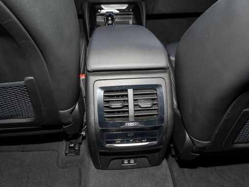 Used 2025 BMW X4 xDrive30i AWD/4WD image 18