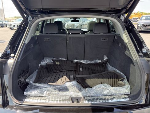 Used 2025 Audi Q5 Premium w/ Premium Plus AWD/4WD image 6