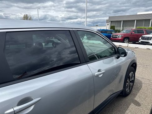 Used 2022 Nissan Rogue SV AWD/4WD image 6
