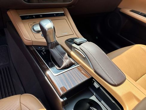 Used 2016 Lexus ES 350 w/ Luxury Package w/Wood Trim FWD image 27