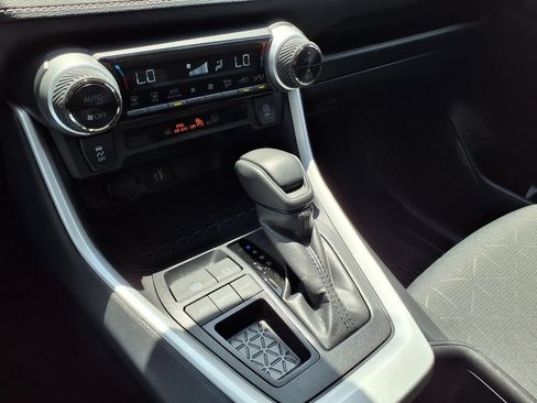Certified 2025 Toyota RAV4 XLE w/ Convenience Package FWD image 25
