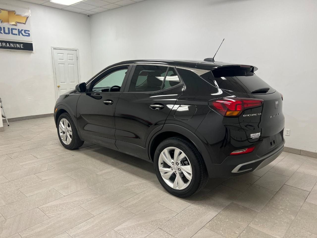 Used 2025 Buick Encore GX Preferred FWD image 15