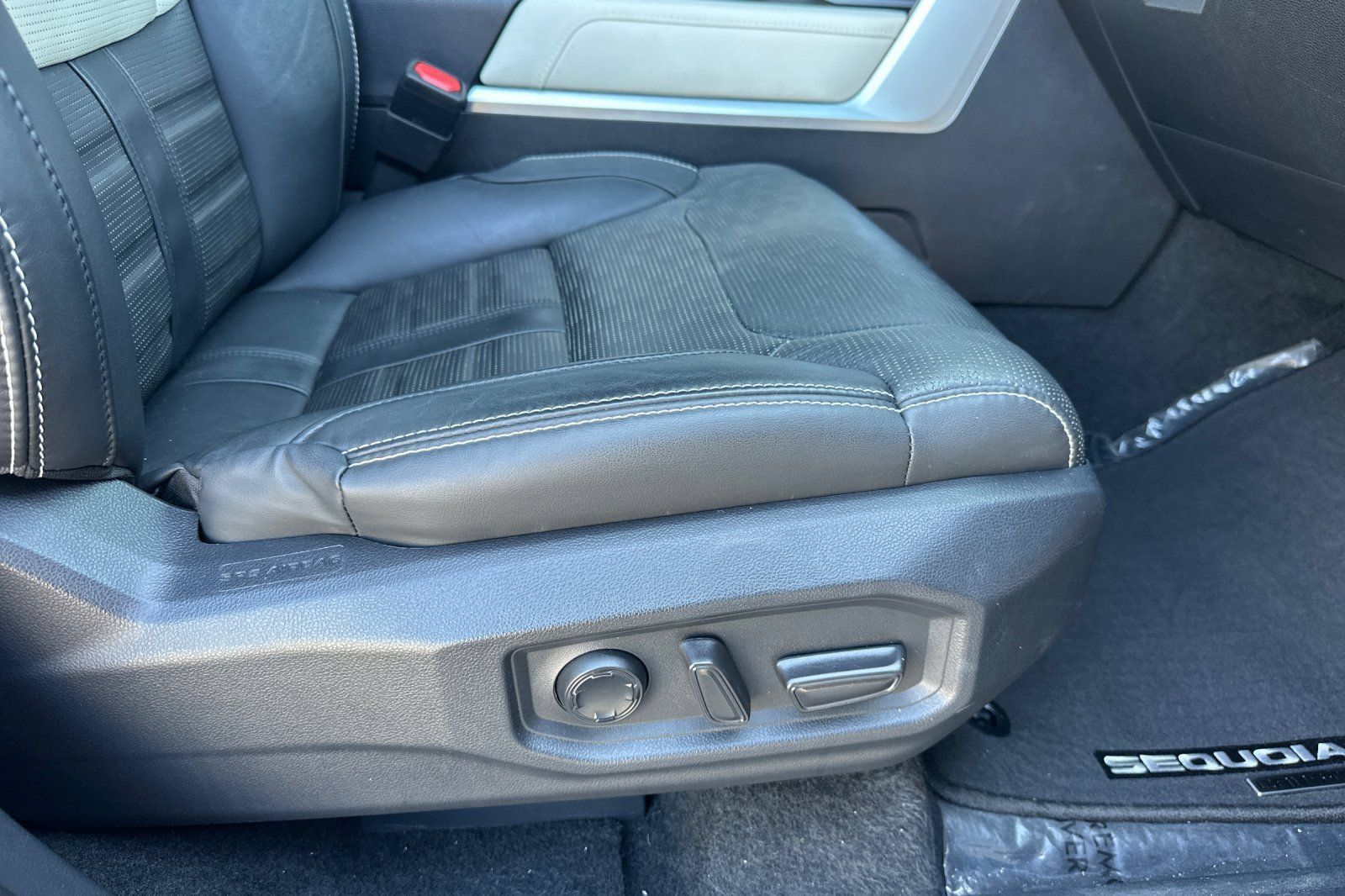 Used 2024 Toyota Sequoia Capstone AWD/4WD image 24
