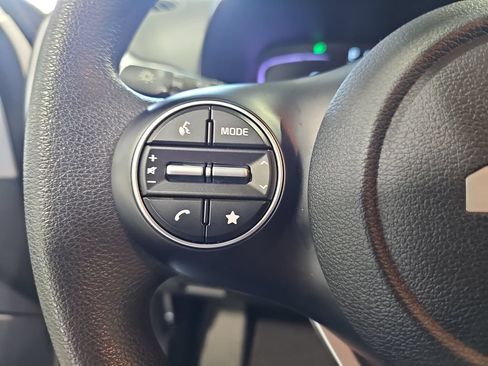 Certified 2025 Kia Soul LX w/ LX Technology Package FWD image 16