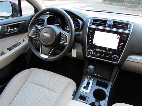 Used 2019 Subaru Outback 2.5i Premium w/ Popular Package #2 image 18