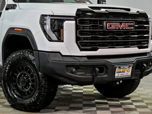 Used 2024 GMC Sierra 2500 AT4X w/ AT4X AEV Edition image 2