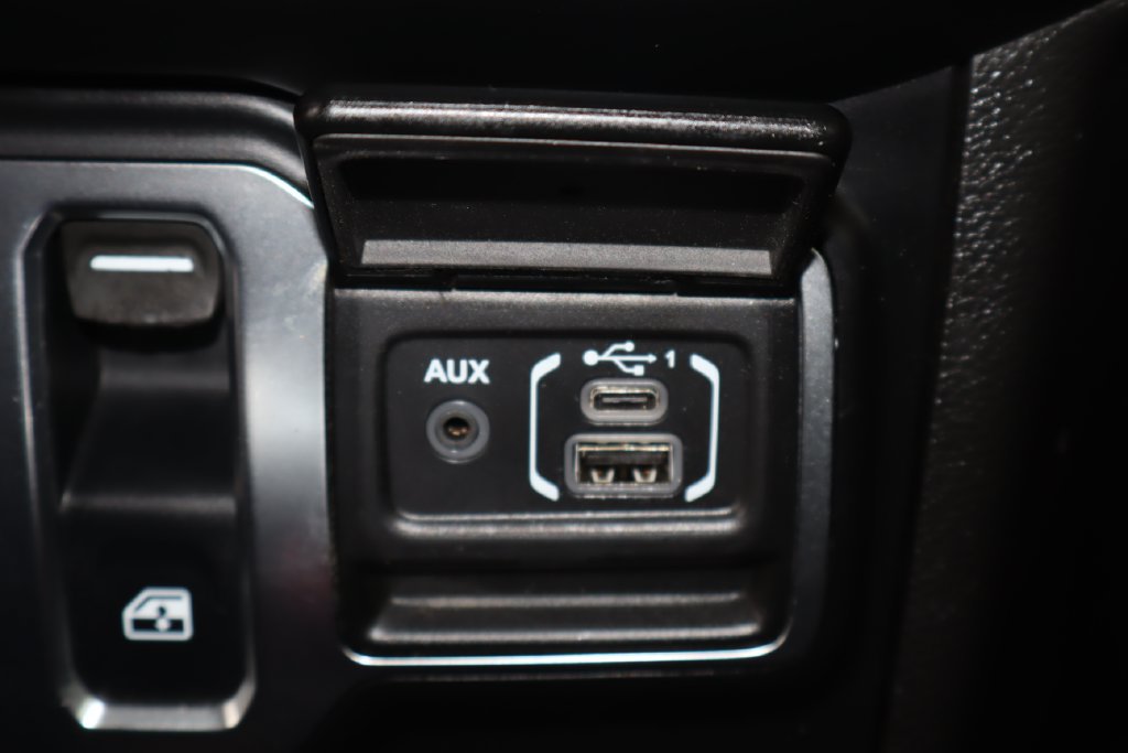 Used 2020 Jeep Wrangler Sport AWD/4WD image 29