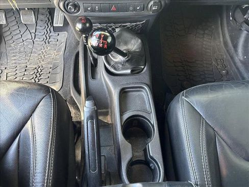 Used 2014 Jeep Wrangler Unlimited Rubicon image 16