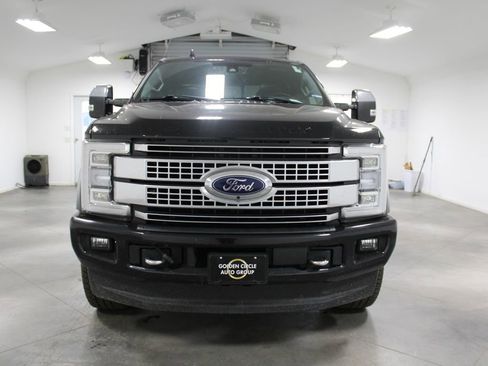 Used 2019 Ford F250 Platinum w/ Platinum Ultimate Package image 3