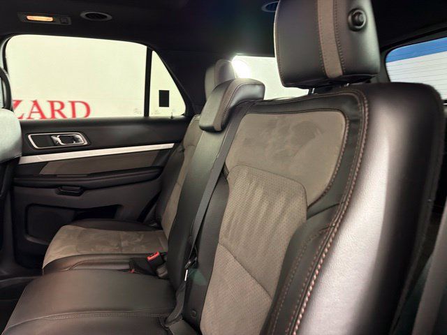 Used 2017 Ford Explorer XLT w/ Equipment Group 202A AWD/4WD image 30