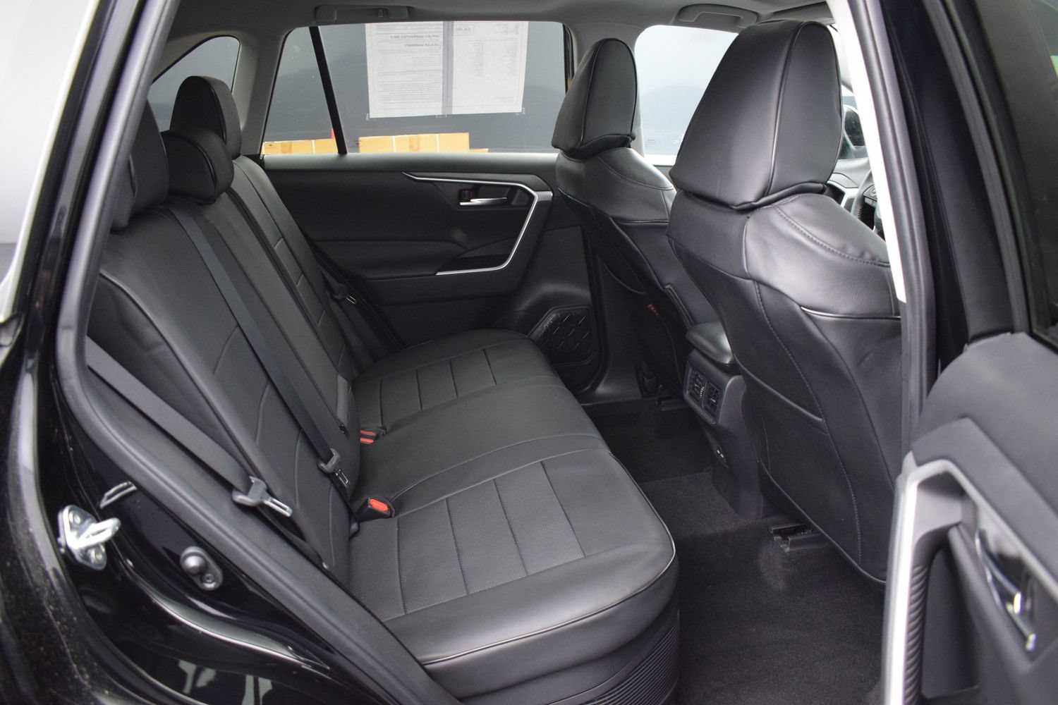 Used 2022 Toyota RAV4 XLE AWD/4WD image 11