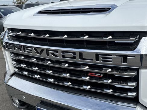 Used 2022 Chevrolet Silverado 2500 LTZ w/ LTZ Convenience Package image 31
