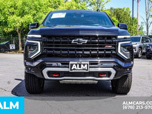 Used 2025 Chevrolet Suburban Z71 AWD/4WD image 10