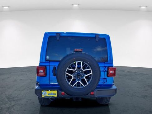 New 2026 Jeep Wrangler Unlimited Sahara AWD/4WD image 8
