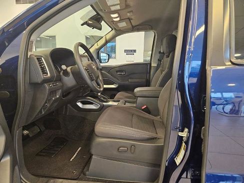 Certified 2022 Nissan Frontier SV image 15