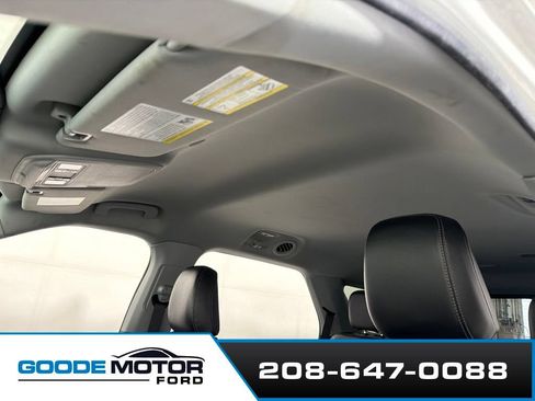 Used 2020 Ford Explorer XLT w/ Equipment Group 202A AWD/4WD image 18