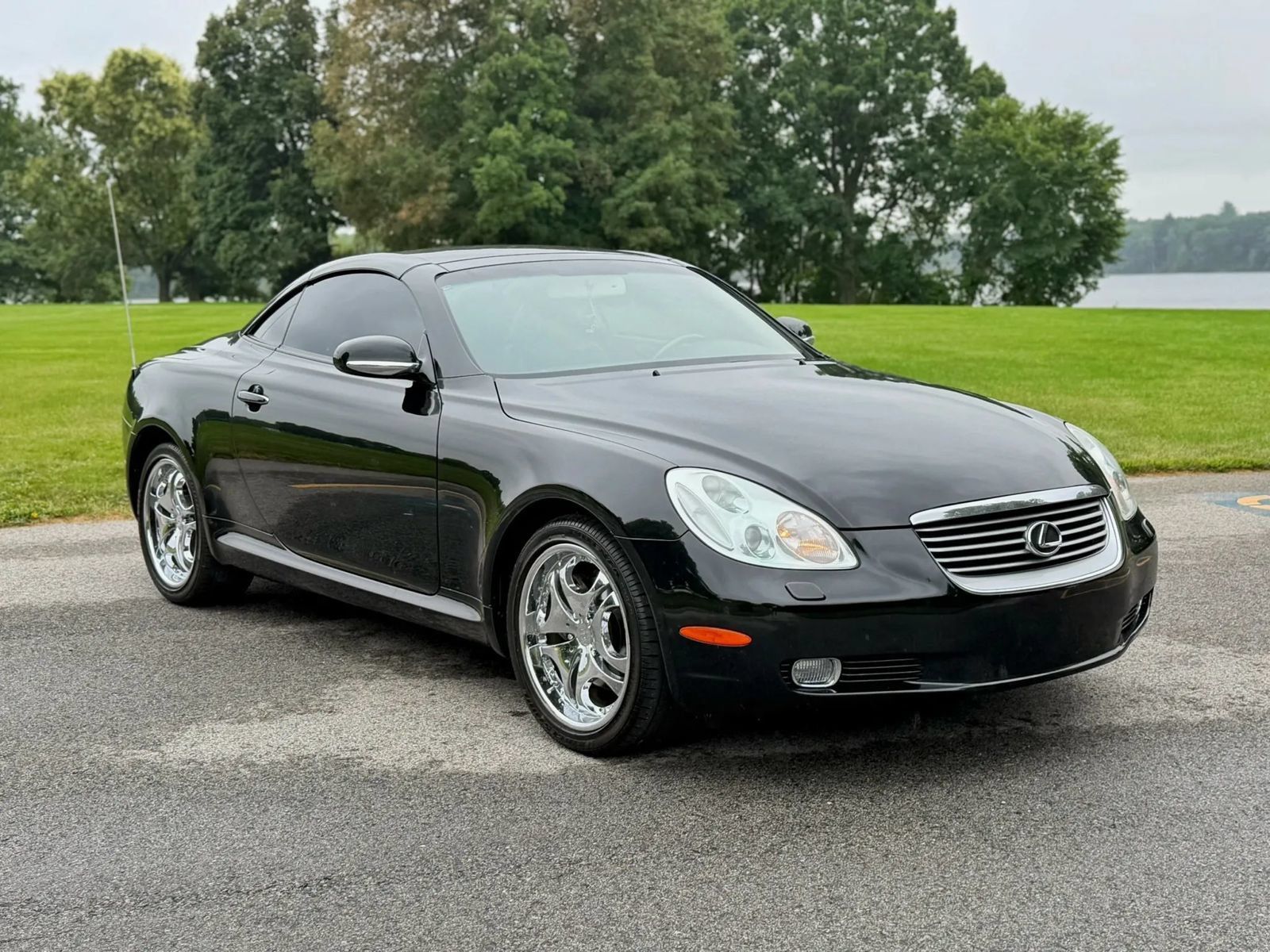 Used 2002 Lexus SC 430 Convertible RWD image 2
