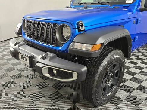 New 2026 Jeep Gladiator Sport AWD/4WD image 11