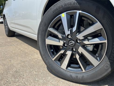 New 2025 Nissan Versa SV w/ Trunk Package image 7