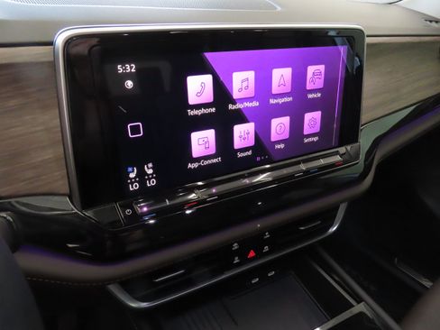 New 2025 Volkswagen Atlas SEL image 18