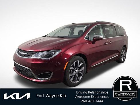 Used 2019 Chrysler Pacifica Limited w/ Tire & Wheel Group FWD image 1