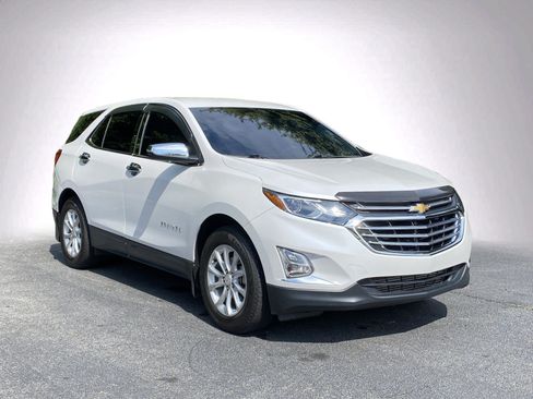 Used 2018 Chevrolet Equinox LT FWD image 2