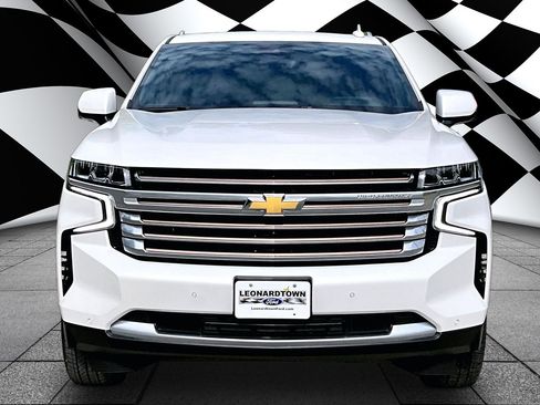 Used 2024 Chevrolet Tahoe High Country image 3