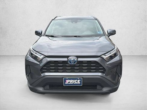Used 2024 Toyota RAV4 XLE AWD/4WD image 2