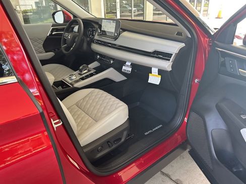 New 2025 Mitsubishi Outlander SEL image 25