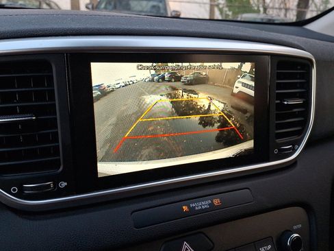 Used 2022 Kia Sportage LX image 29