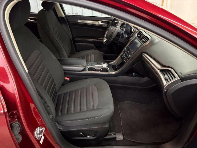 Used 2019 Ford Fusion SE FWD image 18