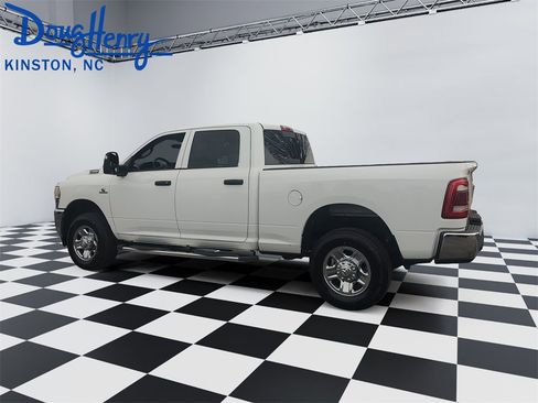 Used 2024 RAM 2500 Tradesman w/ Chrome Appearance Group image 3