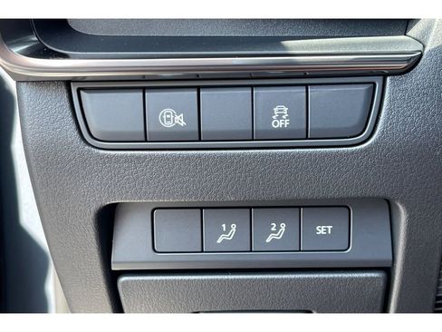 Certified 2025 MAZDA MAZDA3 Carbon AWD/4WD image 41