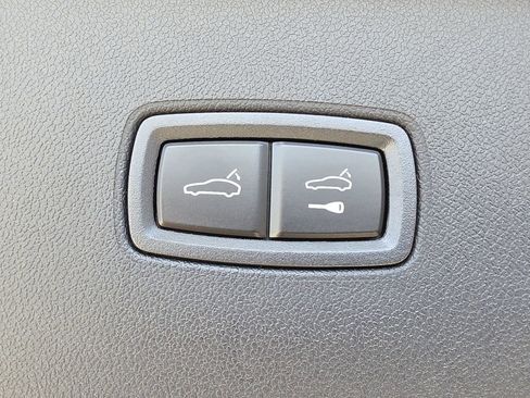 New 2025 Porsche Cayenne image 36