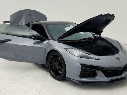 Used 2025 Chevrolet Corvette Z06 w/ Battery Protection Package image 10