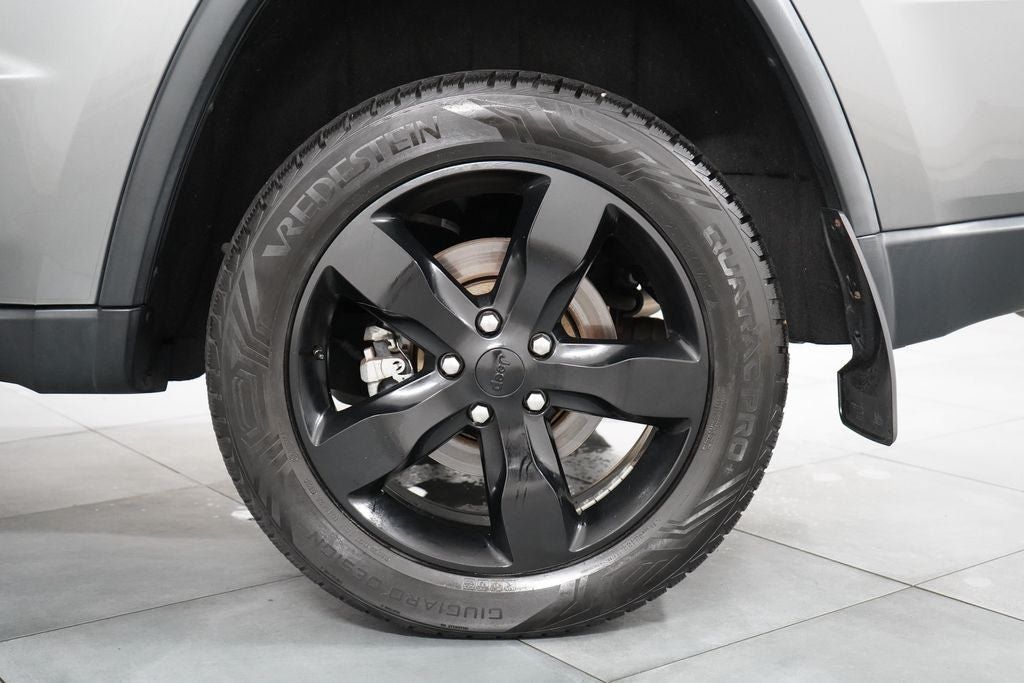Used 2013 Jeep Grand Cherokee Overland w/ Advance Technology Group AWD/4WD image 36