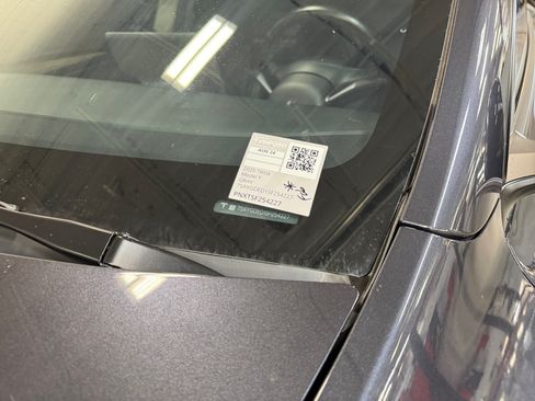 Used 2025 Tesla Model Y Long Range RWD image 22