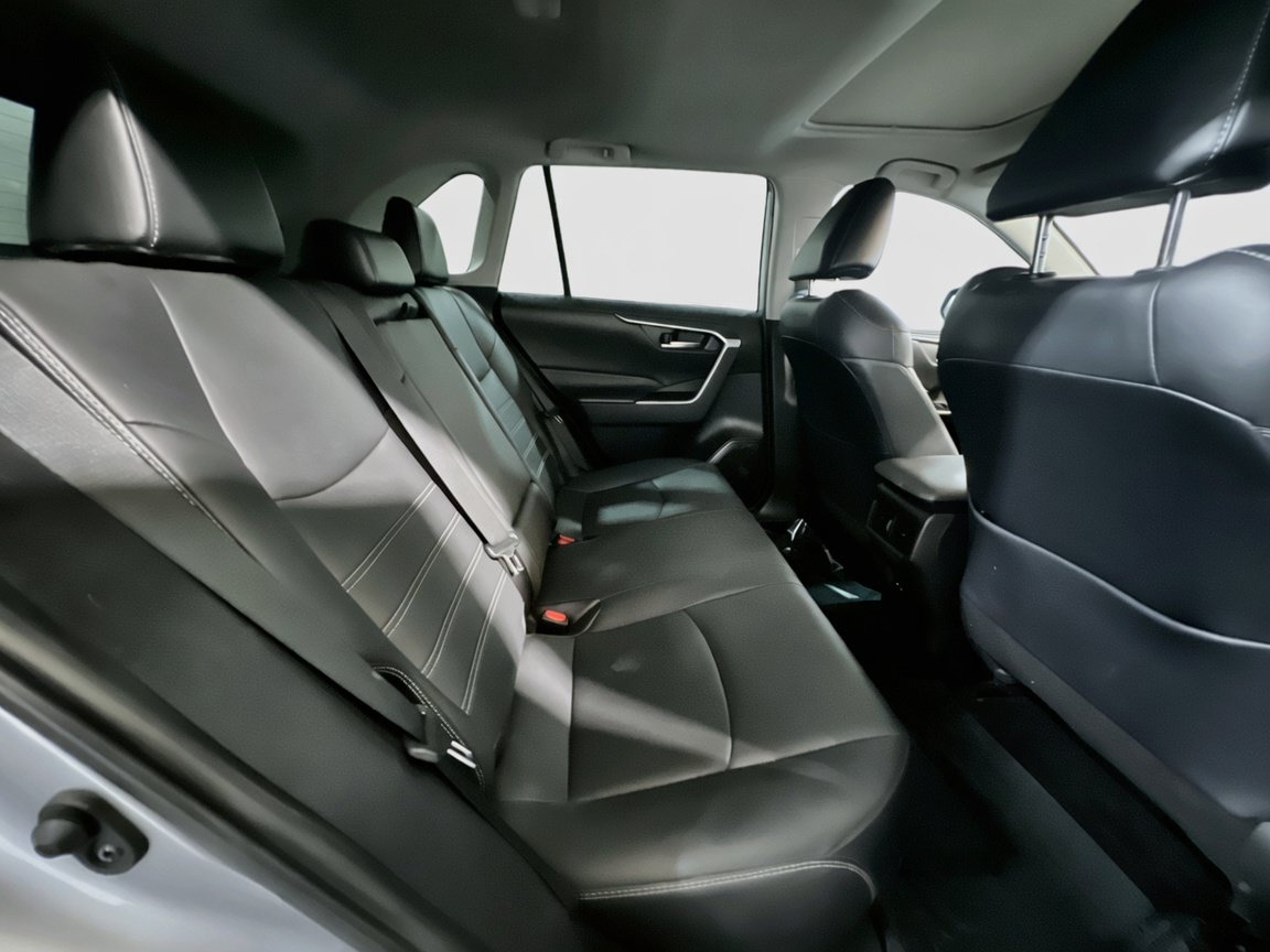 Used 2021 Toyota RAV4 XLE Premium FWD image 20