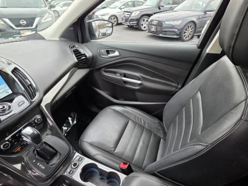 Used 2016 Ford Escape Titanium image 30