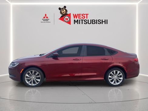 Used 2015 Chrysler 200 S w/ Comfort Group image 2