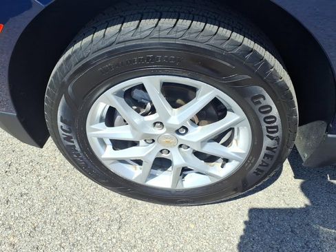Used 2023 Chevrolet Equinox LS AWD/4WD image 5