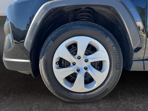 Used 2024 Toyota RAV4 LE image 9