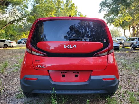 Used 2022 Kia Soul LX w/ Technology Package FWD image 13