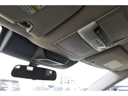 Used 2024 Nissan Pathfinder S image 18