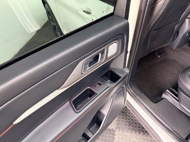 Used 2025 Ford Explorer ST w/ Sun And Sound Package AWD/4WD image 31